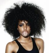 Cele mai tari BUCLE AFRO se fac acasă cu acest simplu TRUC