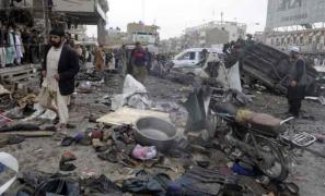 Atentat cu 25 de morţi în apropierea unei baze militare americane