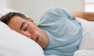 Vei dormi neîntors! Cum poți să ai un somn lin pe CANICULĂ, chiar dacă nu ai aer condiționat!