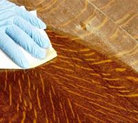 MOBILĂ cu ZGÂRIETURI? Cum poți repara suprafața lemnului