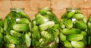 Secretul gospodinelor! De ce nu se aruncă niciodată ZEAMA de la CASTRAVEȚII MURAȚI