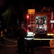 Bacău: Bărbat incendiat de la o țigară, în timp ce alimenta cu benzină un generator electric portabil