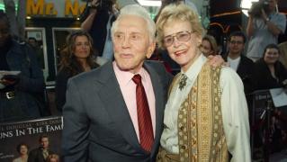 Mama lui Michael Douglas, Diana Douglas Webster, a încetat din viață