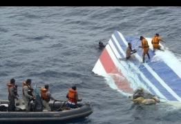 Zborul MH370: Fragmentul de avion descoperit pe insula Réunion a fost adus în Franța pentru expertiză