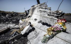 Zborul MH17: Anchetatorii au identificat elemente posibil ale unei rachete BUK