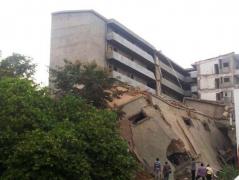 Update! Atentat în Pakistan: Ministrul de interne al provinciei Pendjab, găsit mort sub dărâmături