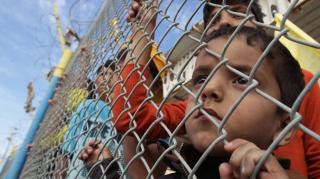 Peste 1.000 de copii din Fâşia Ghaza, mutilaţi de bombardamente