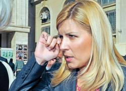 Elena Udrea: Aș vrea să nu mai fiu fotografiată non-stop. Mă simt vânată!