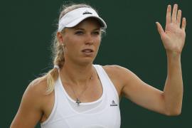 Caroline Wozniacki, eliminată în optimile de finală la turneul de la Stanford. Halep ramane pe locul al treilea