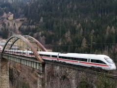 Migranți: Compania națională a căilor ferate austriece a anunțat suspendarea traficului feroviar cu Germania