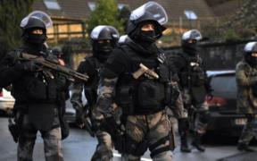 Atenție MARE! Orice ROMÂN care poartă așa ceva poate fi considerat un TERORIST!