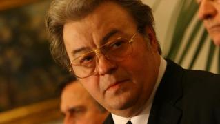 Moment de reculegere în plenul Senatului în memoria lui Corneliu Vadim Tudor