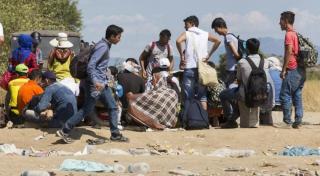 2.000 de noi imigranți au trecut fără incidente granița croato-ungară și se îndreaptă către Austria