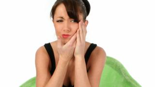 Nu mai ştii ce să faci să scapi de DUREREA de DINŢI?! Încearcă cu MASAJ