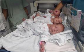 Tripleţi abandonaţi într-o maternitate din România. Cum își motivează mama lor gestul șocant și cum au reacționat românii pe Facebook