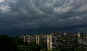 METEO: Ploi, intensificări ale vântului și temperaturi scăzute, în întreaga țară în cursul zilei de marți