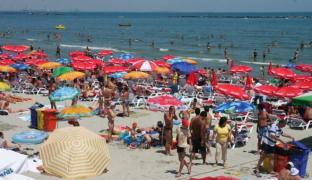 Peste 120.000 de români au cheltuit 5,5 milioane de euro la mare, în primul weekend din septembrie