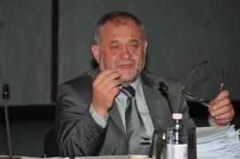 Percheziții la CJ Vaslui. Este vizat Dumitru Buzatu