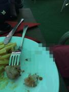 SCÂRBOS! Ce a găsit un ROMÂN în mâncare e INCREDIBIL!