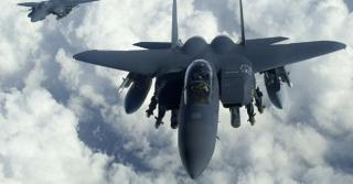 Un avion militar s-a prăbuşit în Iran: Cei doi piloţi au murit pe loc