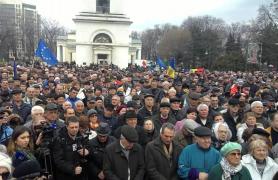 Miting de amploare în Chișinău. Mii de oameni, în stradă