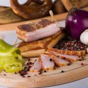 Medicamentul tradițional al românilor: Ce boli vindecă SLĂNINA. Efecte MIRACULOASE, mai ales asupra FUMĂTORILOR