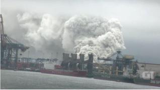 Alertă chimică în cel mai mare port din Brazilia după un incendiu
