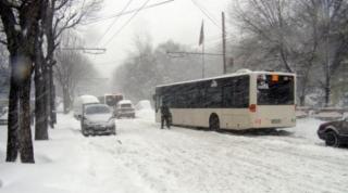 România sub ZĂPADĂ: Probleme cu transportul în comun în Bucureşti