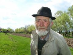 Badea Georgi are 95 de ani și O SĂNĂTATE DE FIER. Nu a răcit NICIODATĂ! Care e secretul bătrânului