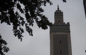 Franța: Bărbatul care a atacat militarii din fața moscheii din Valence, inculpat pentru tentativă de omor