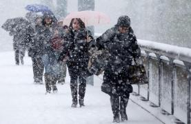 O nouă informare meteo de ninsoare, precipitații mixte și polei