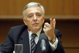 Mugur Isărescu: 'Legea dării în plată trebuie să-i protejeze pe cei cu credite de locuinţe, nu alte persoane"