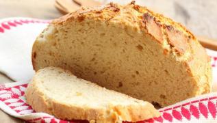 Cea mai bună REȚETĂ: PÂINEA de casă, așa cum o făcea bunica! Află INGREDIENTUL SPECIAL care o face atât de gustoasă și pufoasă