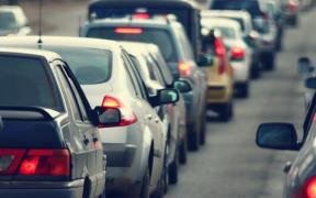 Se MODIFICĂ limita de viteză în localităţi. Toţi şoferii trebuie să ştie asta