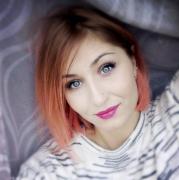 “Foaie verde de măcriş, vreau o casă la Petriş”. “Primăriţa MTV“a pus la cale un proiect inedit de repopulare a uneia dintre cele mai frumoase zone din România (FOTO)