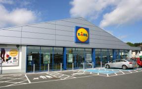 Ce SALARII au angajaţii de la Lidl. Compania a mărit din nou salariile în octombrie