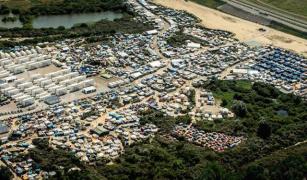 “JUNGLA” de la Calais DISPARE. Autorităţile franceze au început evacuarea miilor de migranţi: “Este o operaţiune cu riscuri, care poate degenera" (FOTO, VIDEO)
