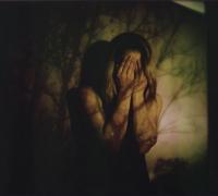 Caz INCREDIBIL într-un sat din România: Femeia FĂRĂ IDENTITATE: nu are acte, nu ştie când s-a născut şi habar nu are care e numele ei real