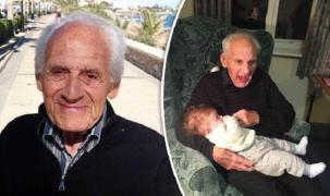 Un caz la 200.000.000 de oameni: Un străbunic a MURIT fix în momentul, ora și ziua în care s-a născut acum 103 ani (FOTO)