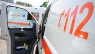 PANICĂ la un liceu din Huşi: Elev transportat de urgenţă la spital, după ce a fost găsit de către colegi leşinat în toaleta şcolii