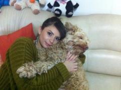 Un AN DE LA COLECTIV. O mamă îşi strigă DUREREA care îi macină sufletul: “Era singurul meu copil, acum nu mai am nimic. Casa este pustie, fără viaţă. Sunt momente când caut, dar nu ştiu ce caut, mă simt total dezorientată”