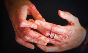 Un AN DE LA COLECTIV. TRAGEDIA de la clubul Colectiv, în imagini ÎNSPĂIMÂNTĂTOARE (GALERIE FOTO)