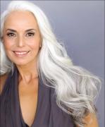 A fost declarată cea mai sexy bunică din lume. Are mii de fani pe reţelele de socializare. Nu o să-ţi vină să crezi ce vărsta are! (GALERIE FOTO incendiară)