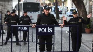 UPDATE EXPLOZIE puternică la Istanbul. Mai multe persoane au fost rănite după ce o maşină-capcană a explodat. IMAGINI de la faţa locului