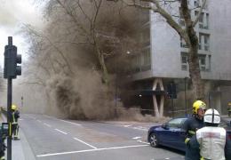 ALERTĂ în Capitală! Iese fum din gurile de aerisire. Traficul este restricţionat în zona Baba Novac - Mihai Bravu (FOTO)