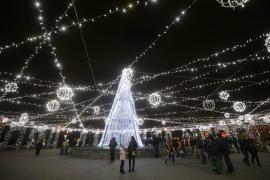 LIVE VIDEO: S-au aprins luminile de Crăciun în Bucureşti