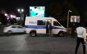 Colet suspect în Piaţa Constituţiei, la târgul de Crăciun. Poliţiştii şi pirotehniştii prezenţi la faţa locului fac verificări amănunţite
