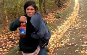 Mama din VASLUI care a stârnit revolta întregii ţări, când s-a prăbuşit BEATĂ peste copii: „Nu poate statul lua câţi copii pot să fac eu“ | VIDEO