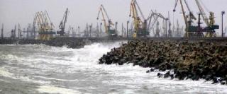 Activitatea din porturile maritime de la Constanţa, SUSPENDATĂ din cauza vântului puternic