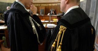 DESPĂGUBIRE RECORD pentru o româncă în Italia. Tânăra, gravidă în nouă luni, a pierdut sarcina într-un accident de maşină